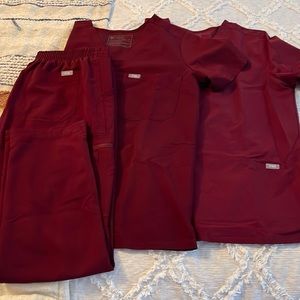 Figs petite medium pants and two medium tops burgundy